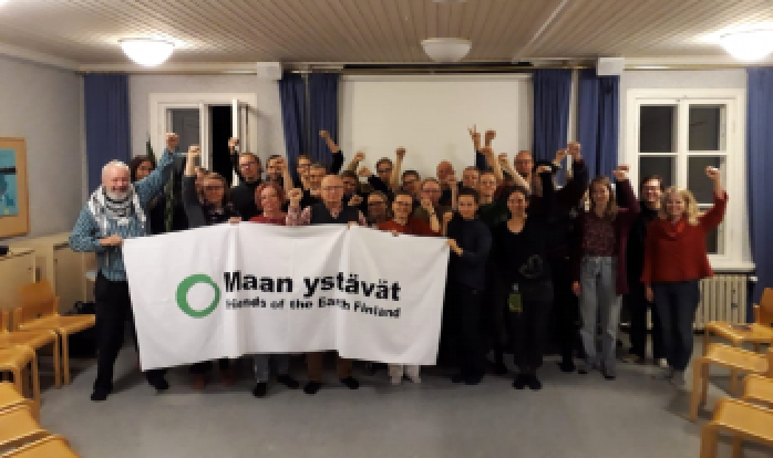 Syysväentapaamisessa 2018 otettiin solidaarisuusvalokuva terveisiksi Lontoon Rebellion Day -tapahtumaan.