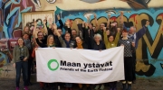 Maan ystävien väentapaaminen keväällä 2015.