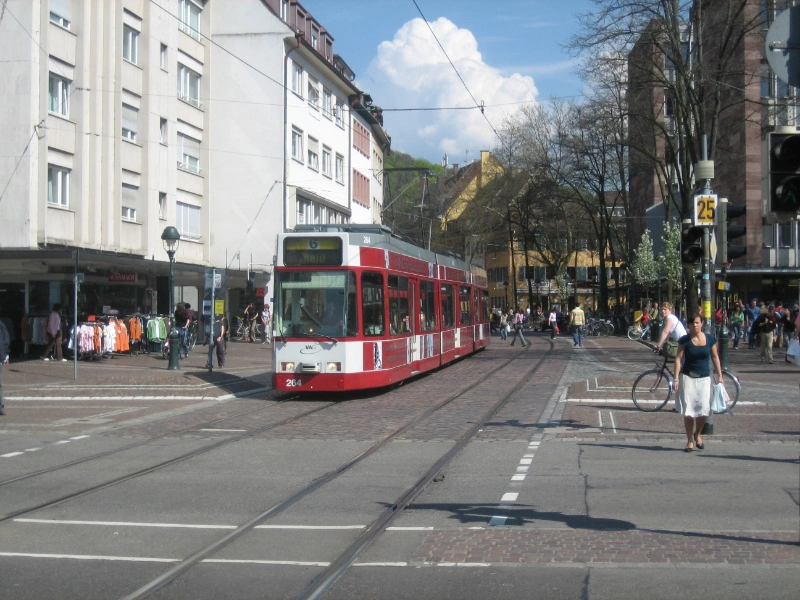 Raitiovaunuihin perustuva Saksan Freiburgin joukkoliikenne on yksi Euroopan parhaimmista. Kuva Alberto Madini / commons.wikimedia.org