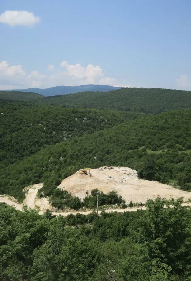 Metsienhakkuuta Bosnia-Hertsegovinassa, lähellä Sana-jokea
